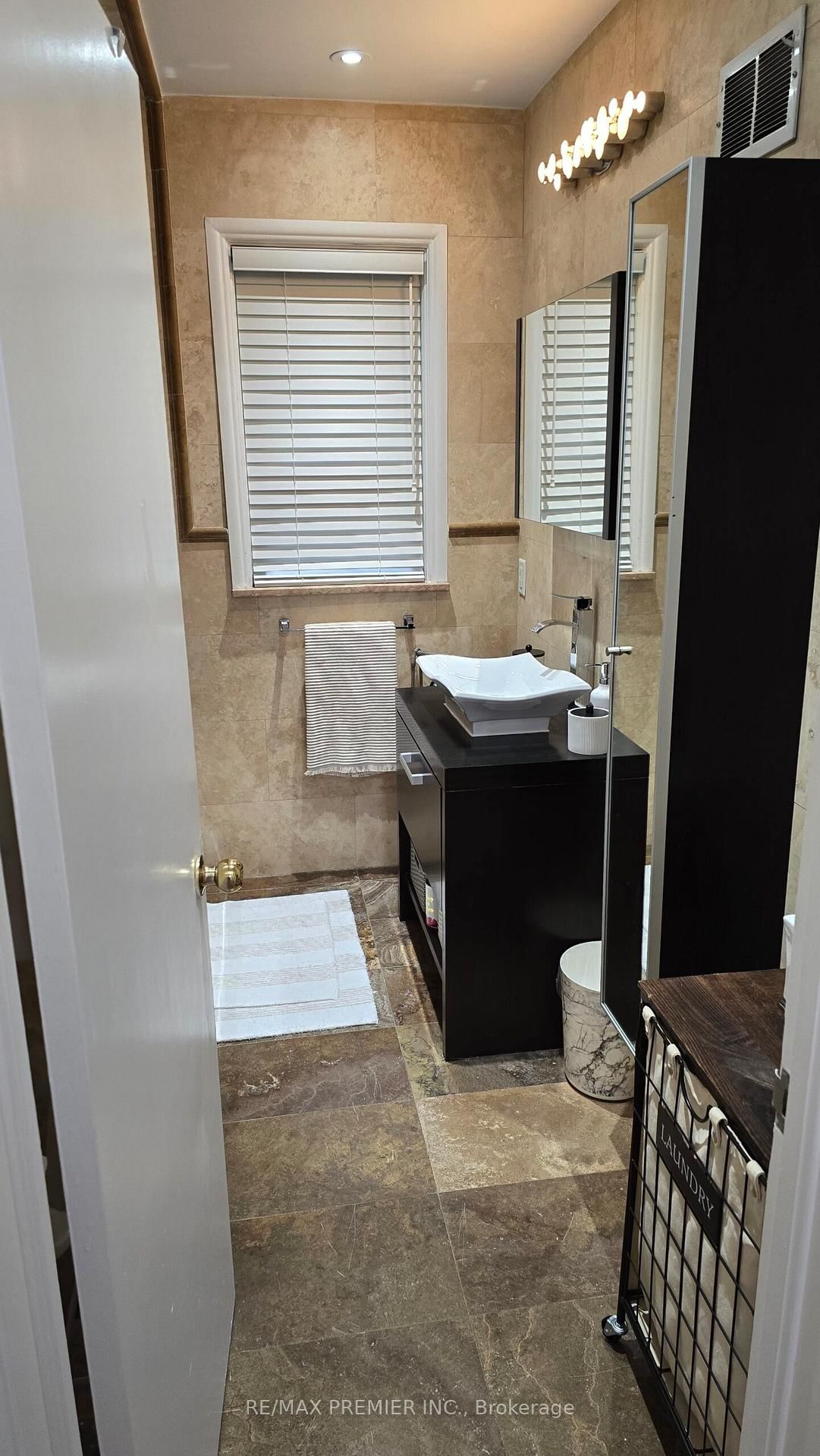 11 Northolt Court - Photo 9