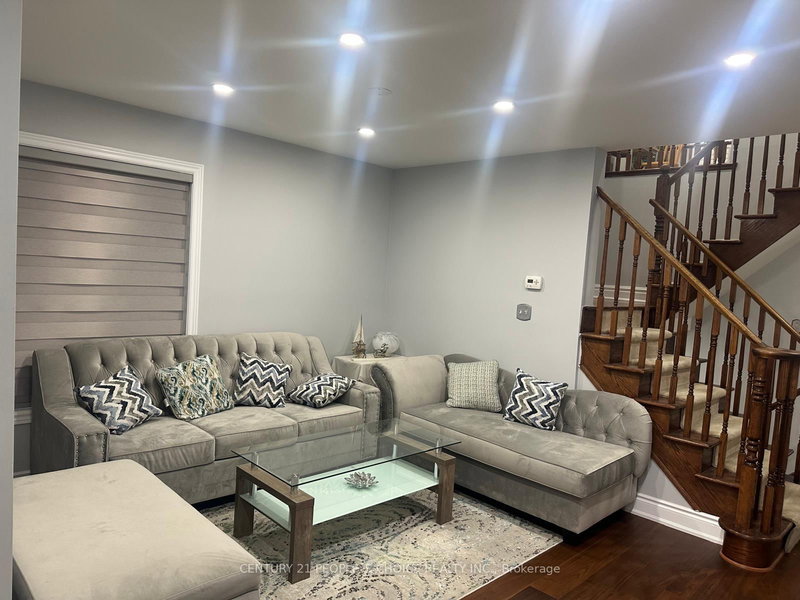 1657 Samuelson Circ, Mississauga, L5N 7Z8 | Image 2