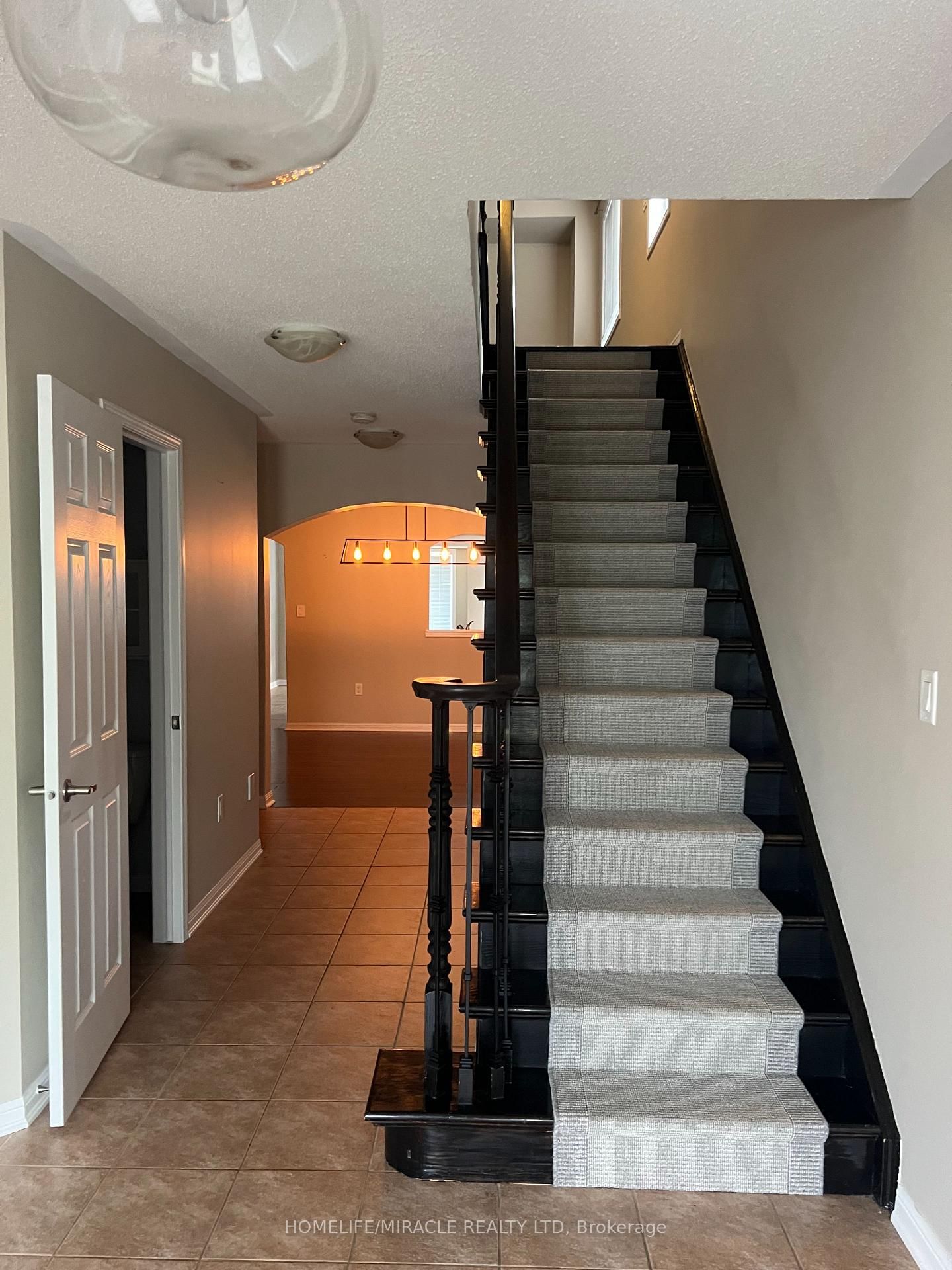 870 Mcewan Drive - Photo 3