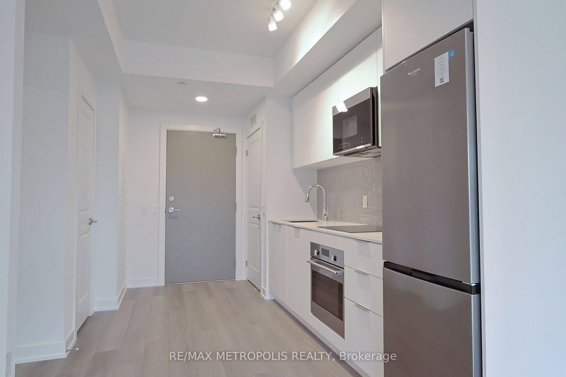 517 - 15 Skyridge Dr, Brampton, L6P 3S4 | Image 3