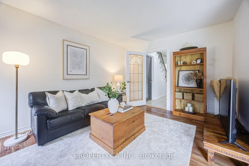 10 Mara Cres, Brampton, L6V 4C4 | Image 3