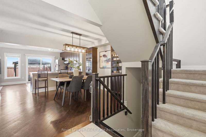 362 Cavanagh Lane, Milton, L9T 8J9 | Image 3