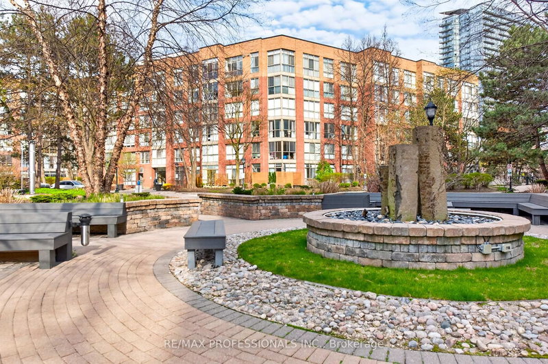 620 - 20 Southport St, Toronto, M6S 4Y8 | Image 2