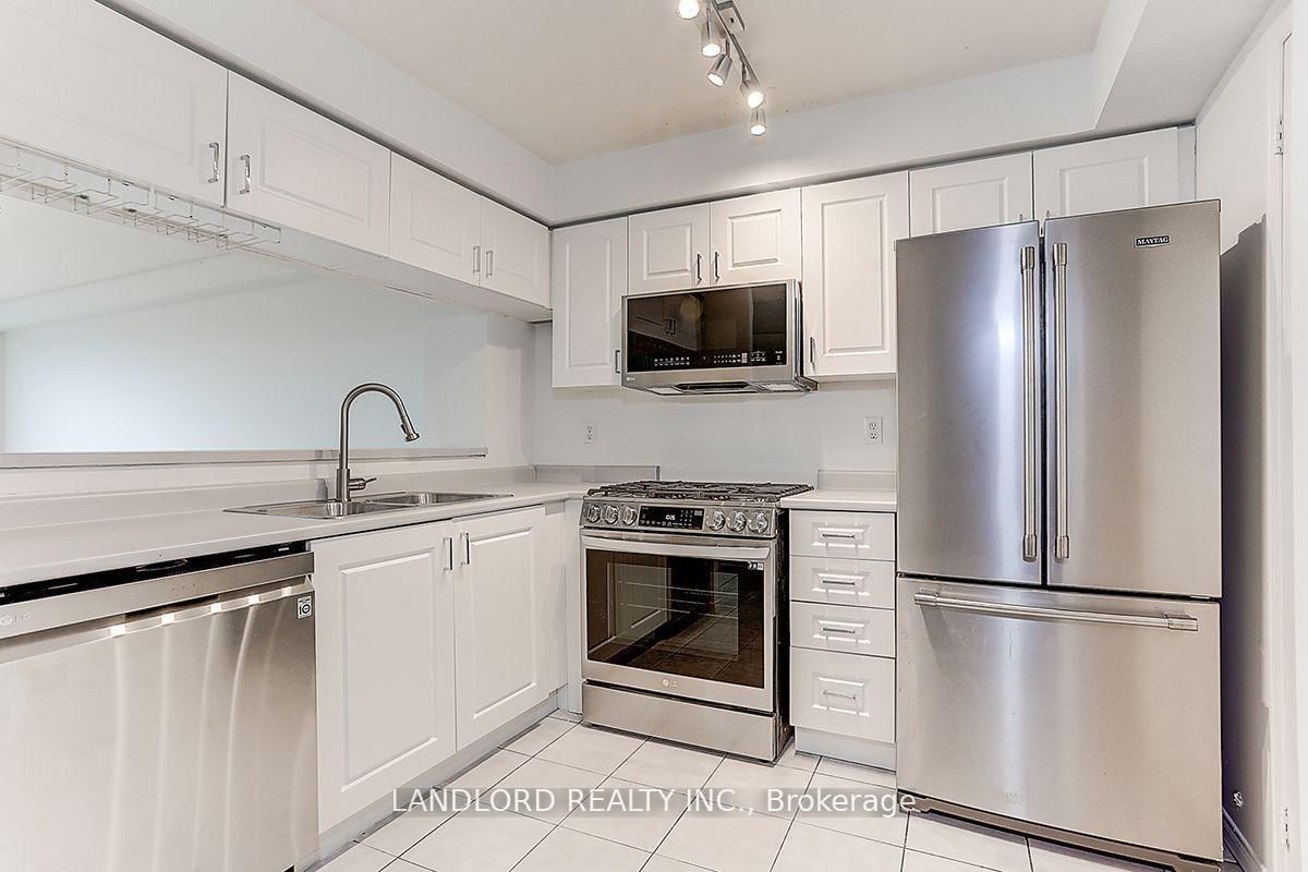 190 Manitoba Street, Unit 811 - Photo 10