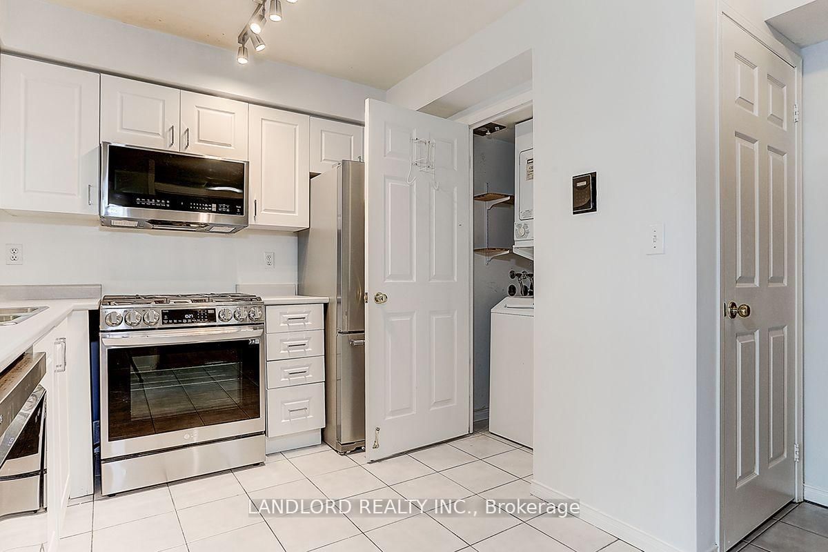 190 Manitoba Street, Unit 811 - Photo 13