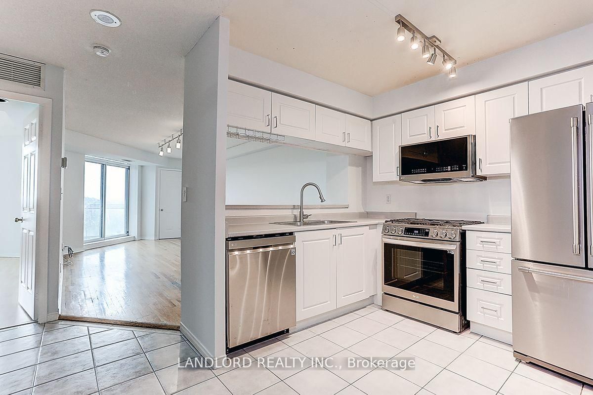 190 Manitoba Street, Unit 811 - Photo 8