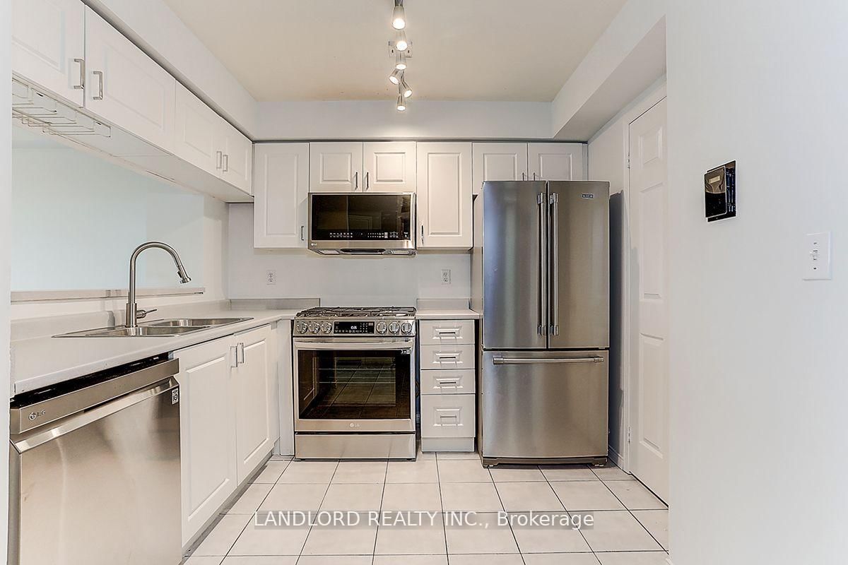 190 Manitoba Street, Unit 811 - Photo 9