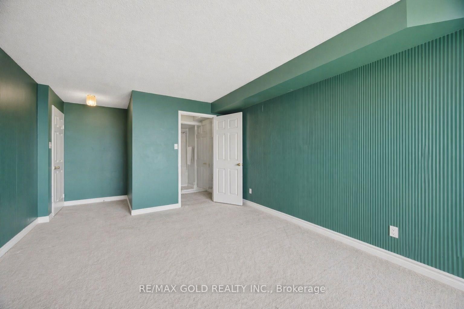 2091 Hurontario Street, Unit 908 - Photo 25