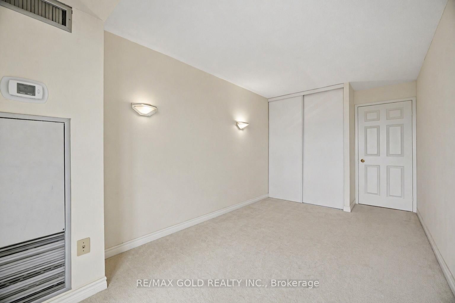 2091 Hurontario Street, Unit 908 - Photo 33