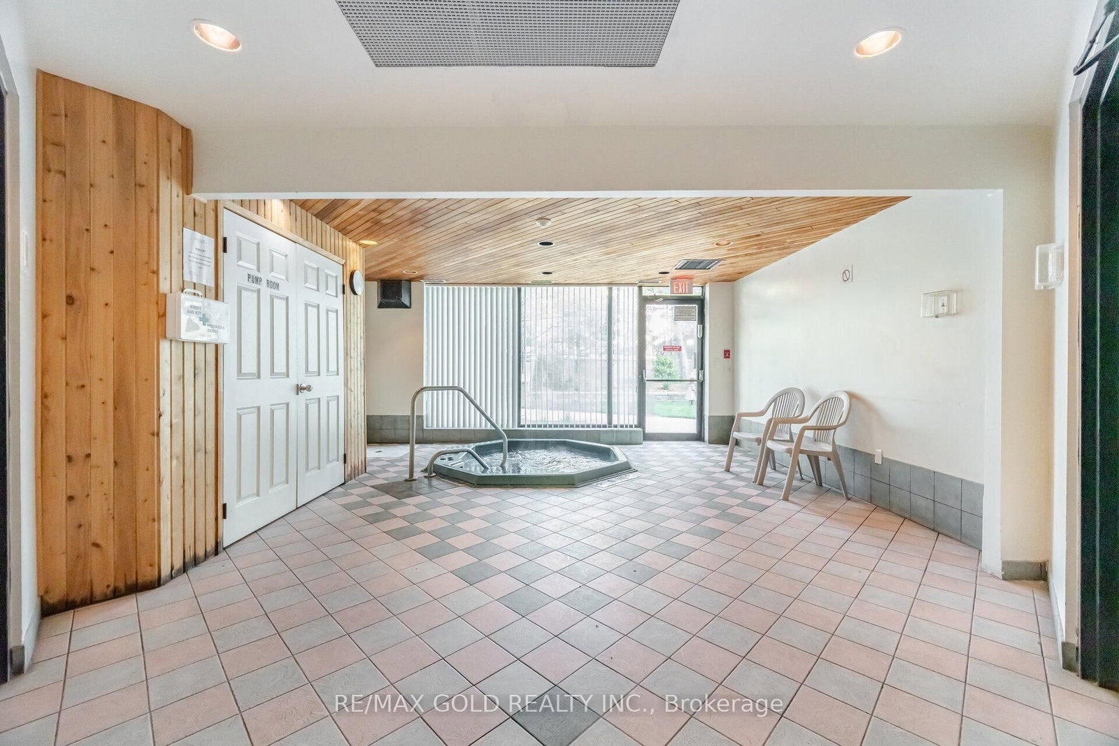 2091 Hurontario Street, Unit 908 - Photo 39