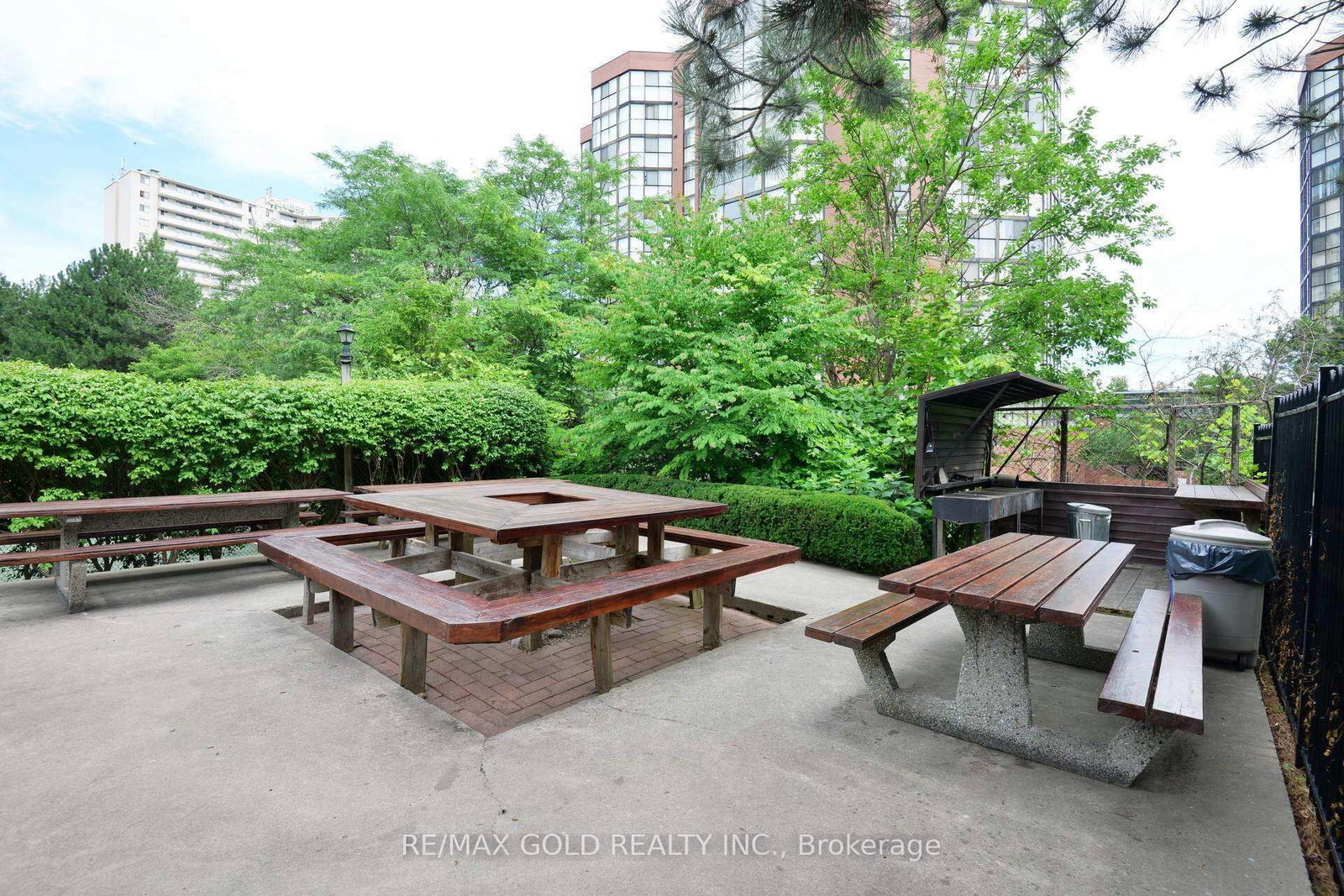 2091 Hurontario Street, Unit 908 - Photo 45