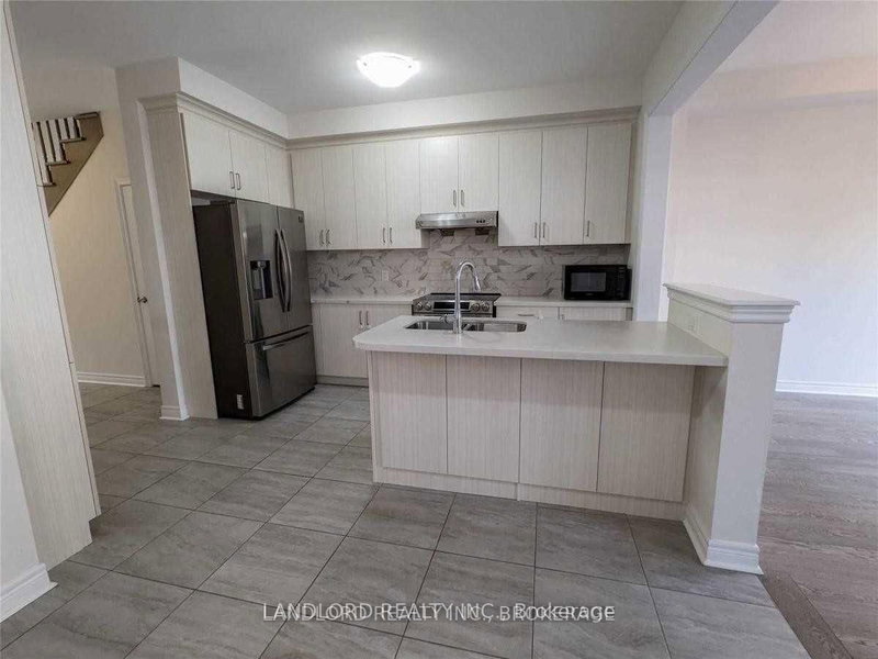 3301 Jacob Way, Oakville, L6M 5J9 | Image 3