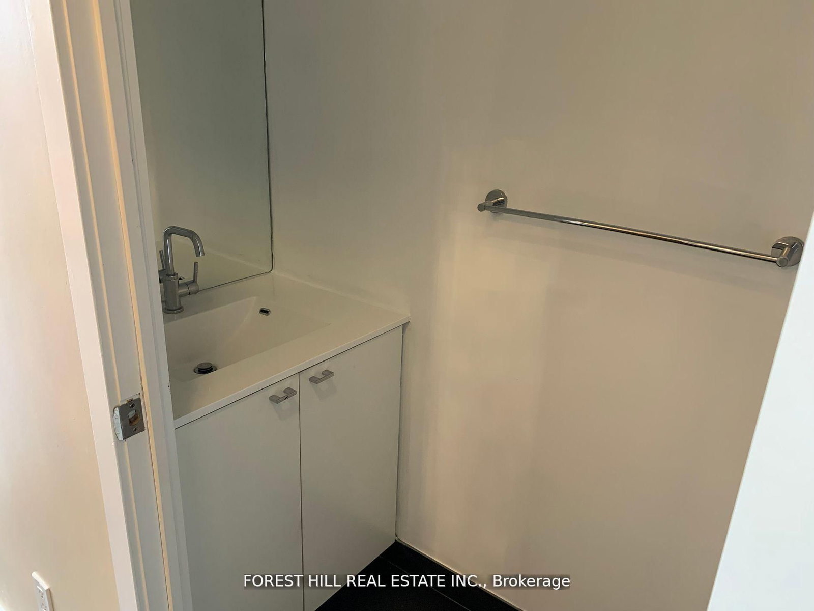 105 The Queensway Avenue, Unit 1305 - Photo 8