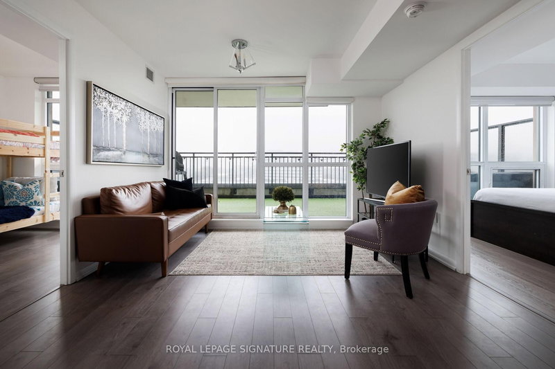 726 - 3091 Dufferin St, Toronto, M6A 0C4 | Image 2