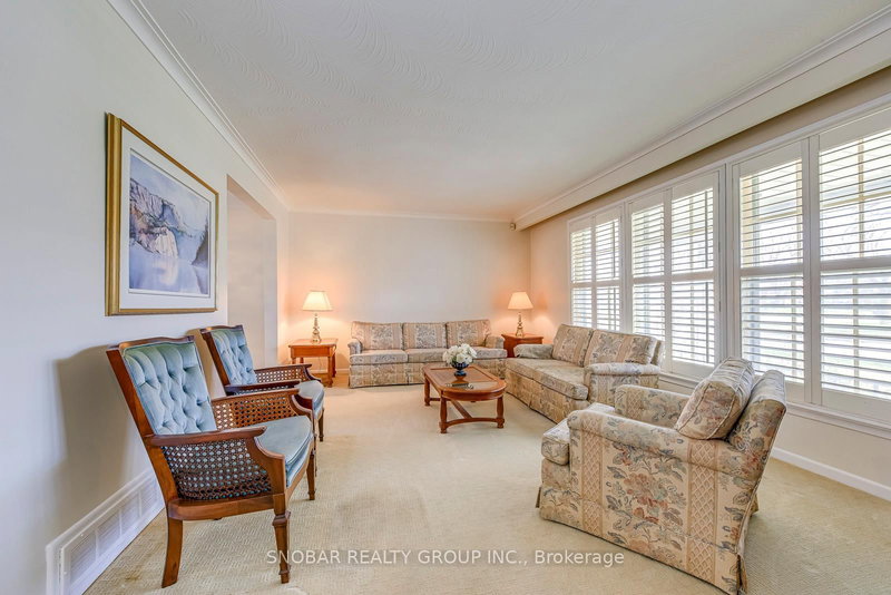 2 Hartsdale Dr, Toronto, M9R 2S2 | Image 3