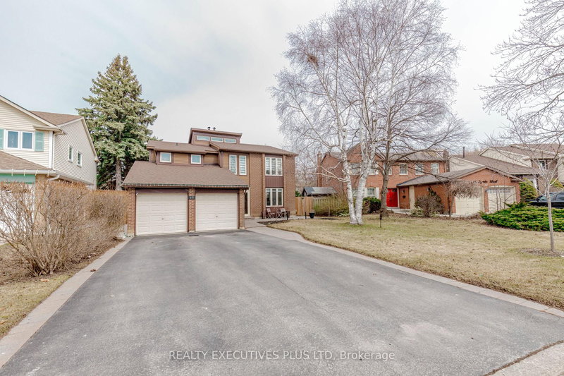 68 Leander St, Brampton, L6S 3M7 | Image 2