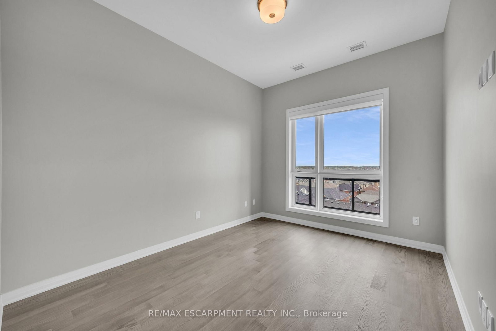 470 Gordon Krantz Avenue, Unit 601 - Photo 27