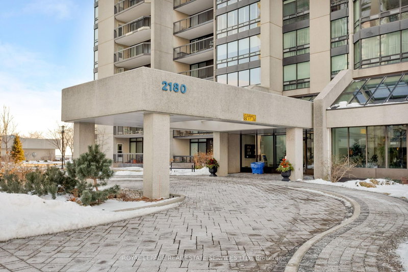 1401 - 2180 Marine Dr, Oakville, L6L 5V2 | Image 2