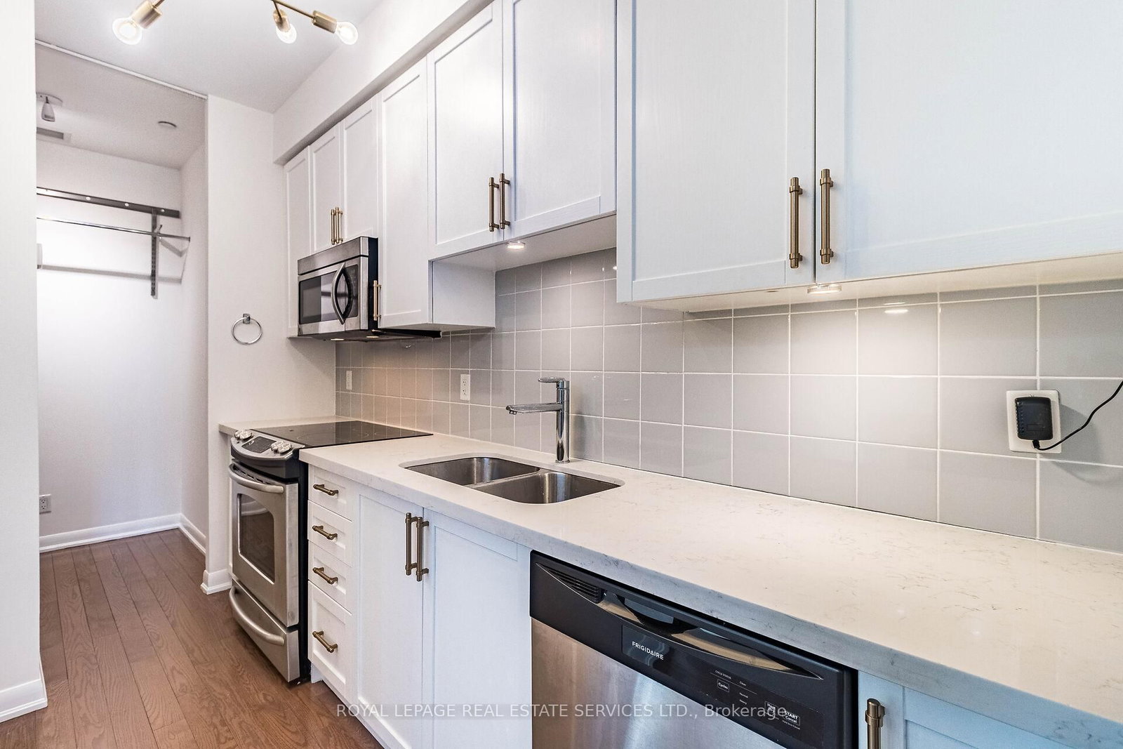205 Sherway Gardens Road, Unit 111 - Photo 17