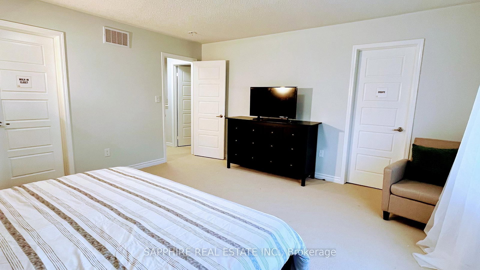 325 Trudeau Drive E - Photo 21