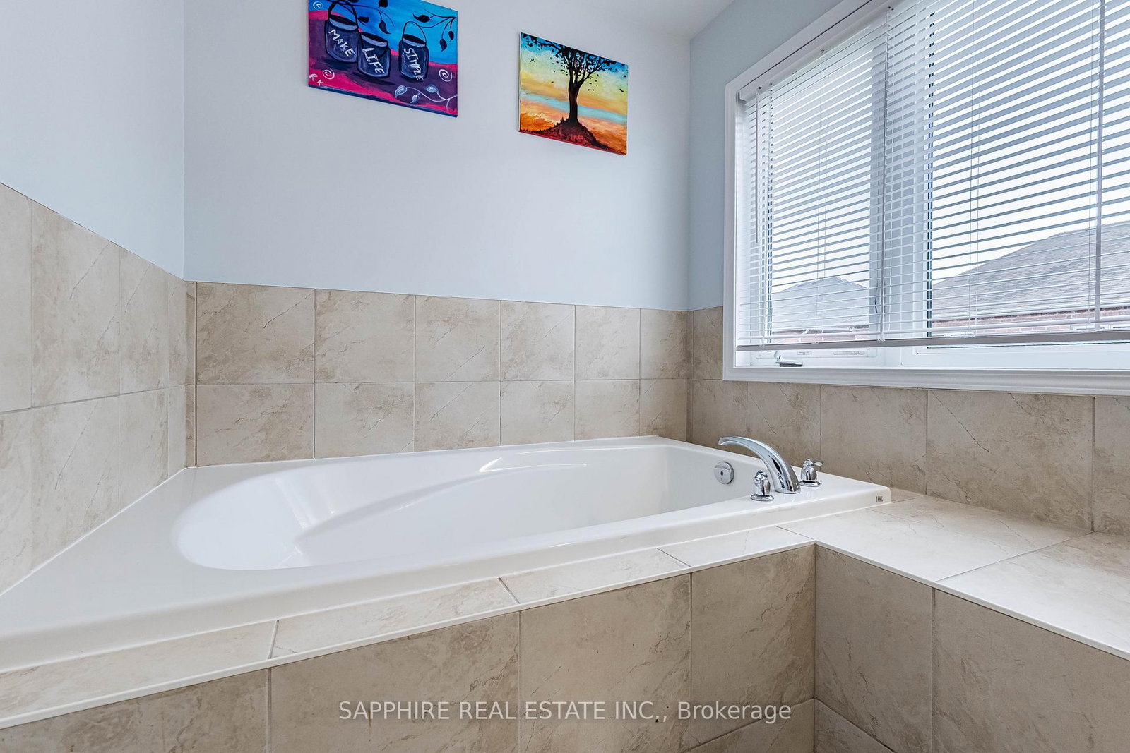 325 Trudeau Drive E - Photo 24