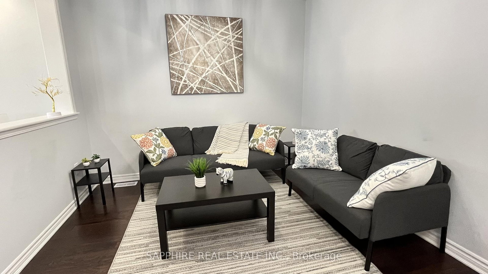 325 Trudeau Drive E - Photo 6