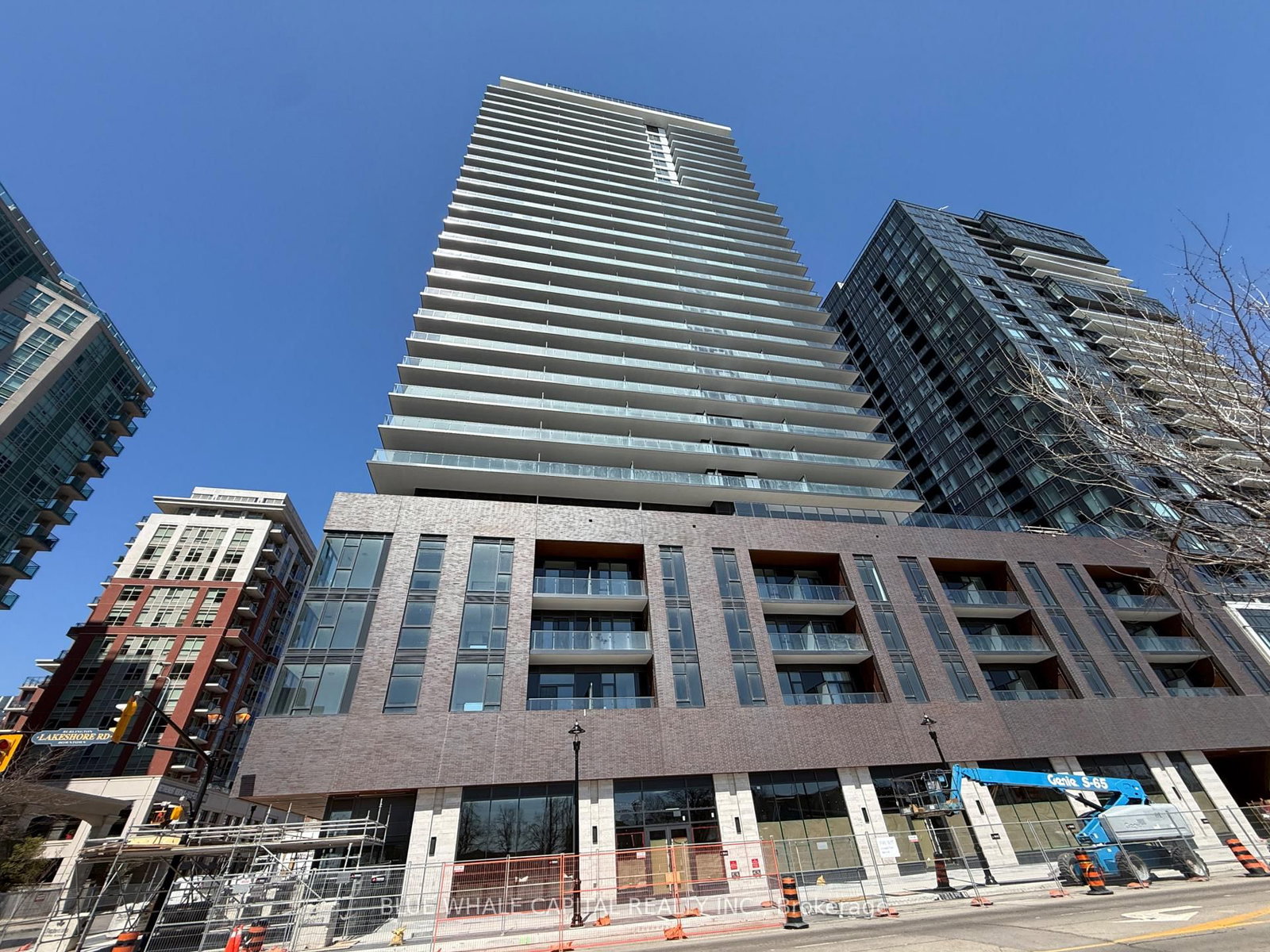 2075 Lakeshore Road, Unit 307