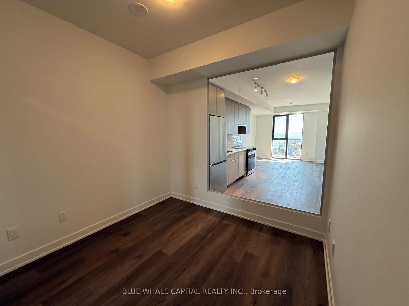 2075 Lakeshore Road, Unit 307 - Photo 11