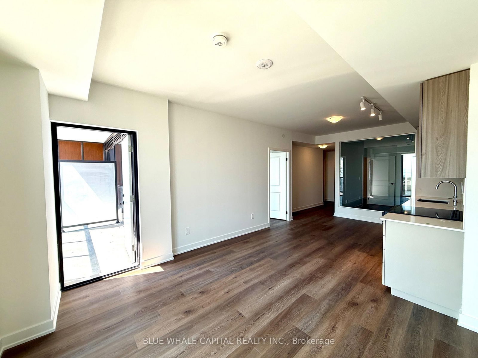 2075 Lakeshore Road, Unit 307 - Photo 4