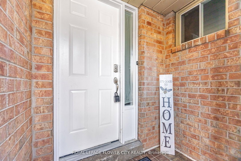 1 Donaldson Dr, Brampton, L6Y 3G7 | Image 3