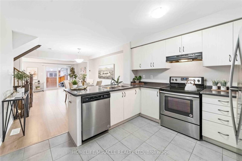 21 Donlamont Circ, Brampton, L7A 4T5 | Image 3