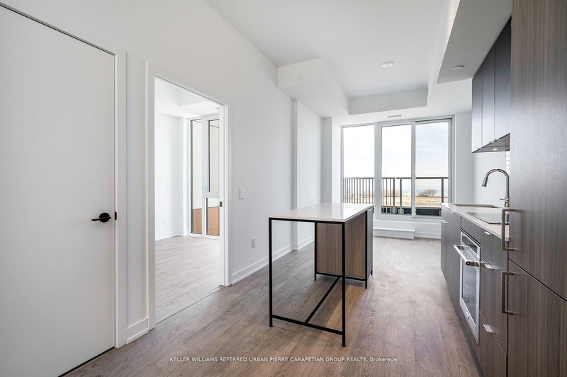 511 - 220 Missinnihe Way, Mississauga, L5H 1G5 | Image 2