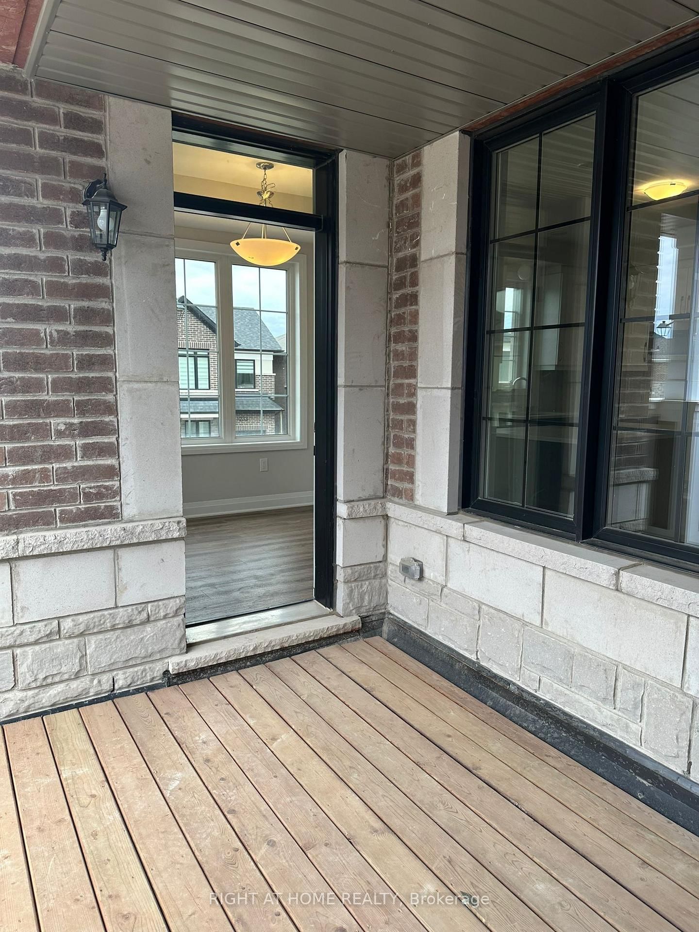 1593 Moira Crescent - Photo 19