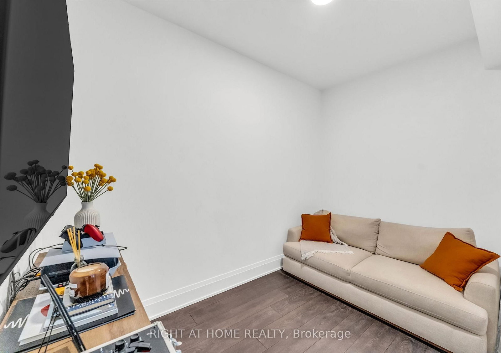 20 Brin Drive, Unit 308 - Photo 11