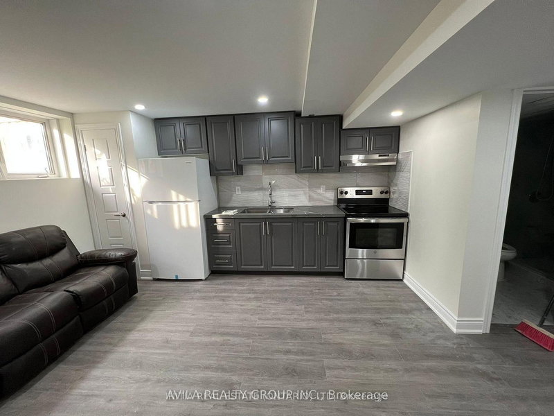 772 Magnolia Terr, Milton, L9E 1R4 | Image 2