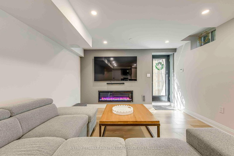 LOWER UNIT - 13 Franmar Rd, Brampton, L6X 0W3 | Image 2