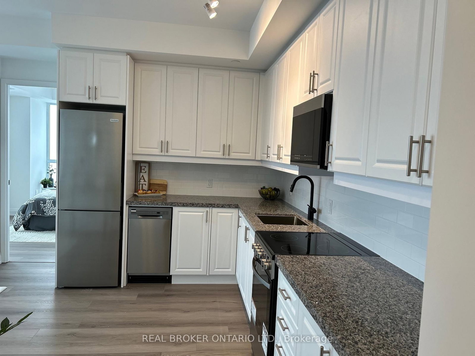 2333 Khalsa Gate, Unit 703 - Photo 3