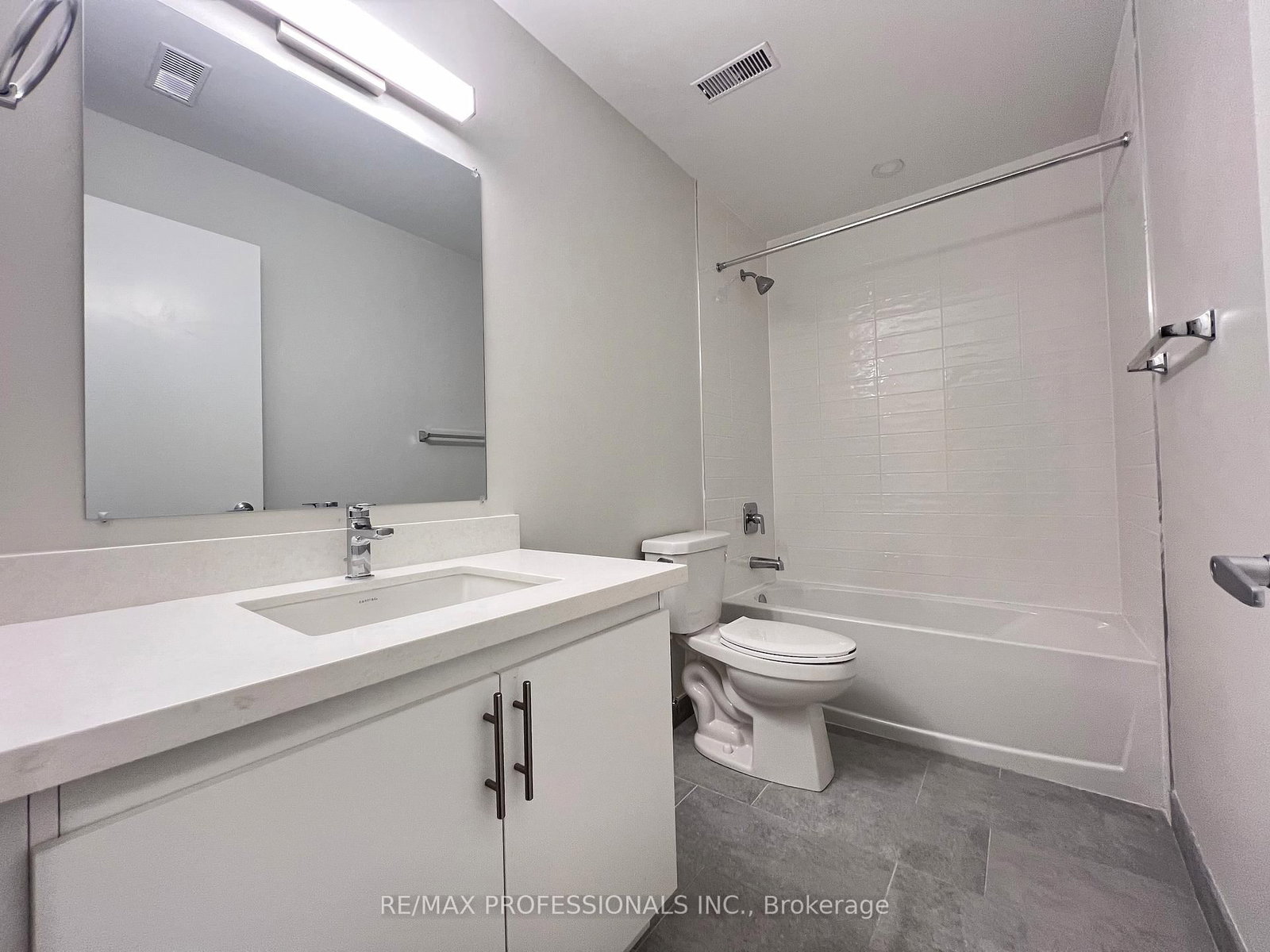 62 Dixfield Drive, Unit 106 - Photo 21