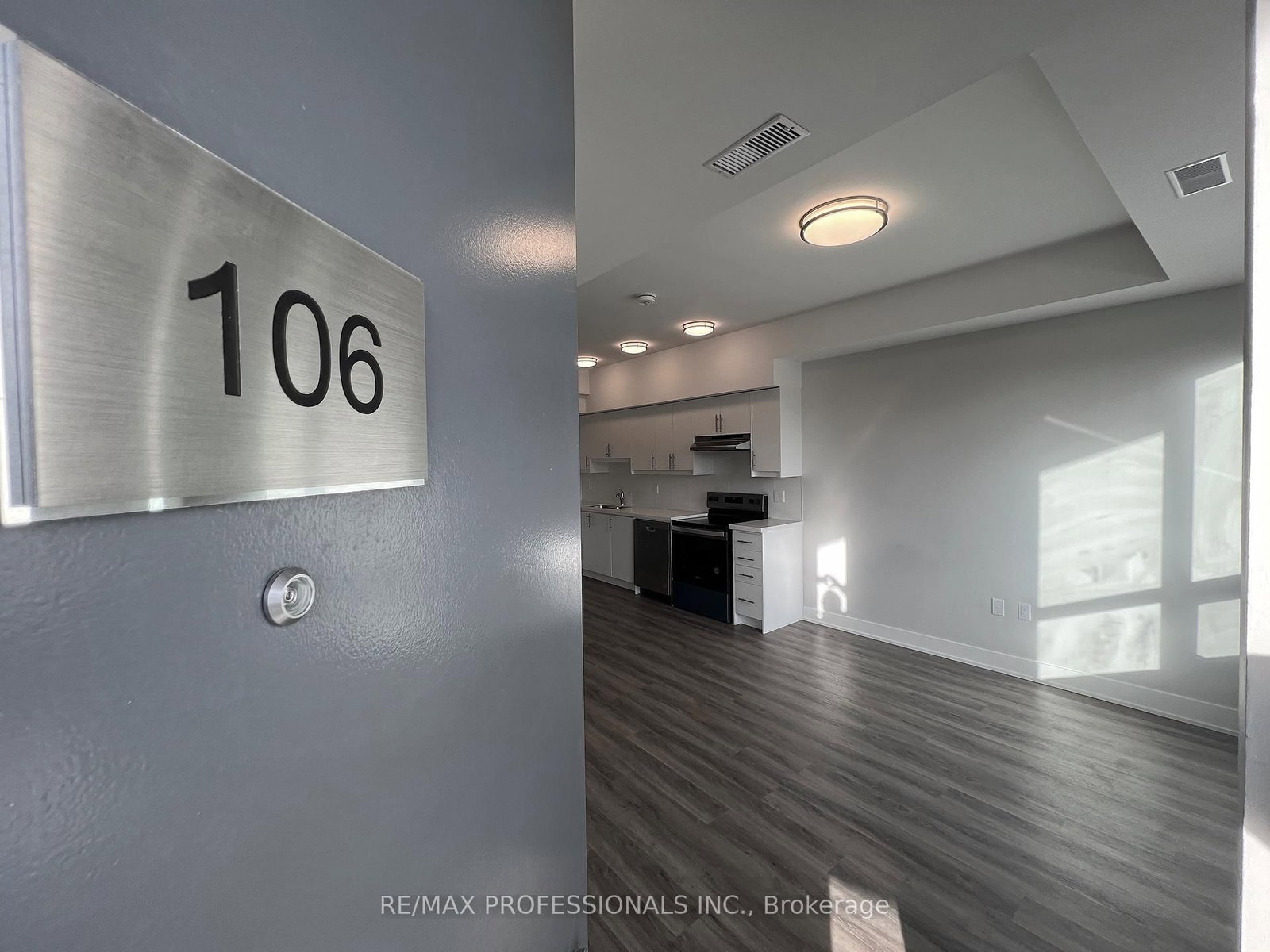 62 Dixfield Drive, Unit 106 - Photo 3