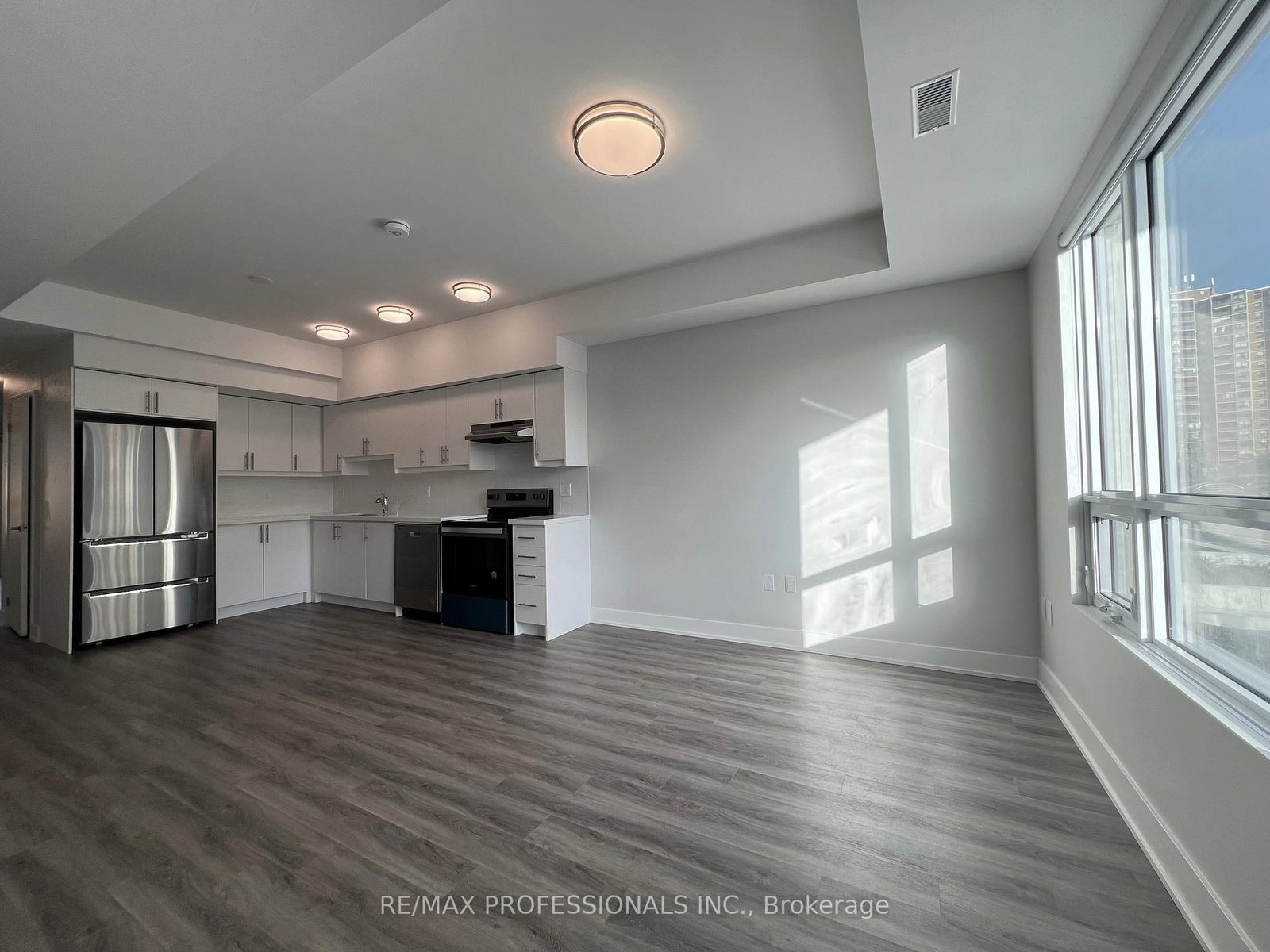 62 Dixfield Drive, Unit 106 - Photo 4