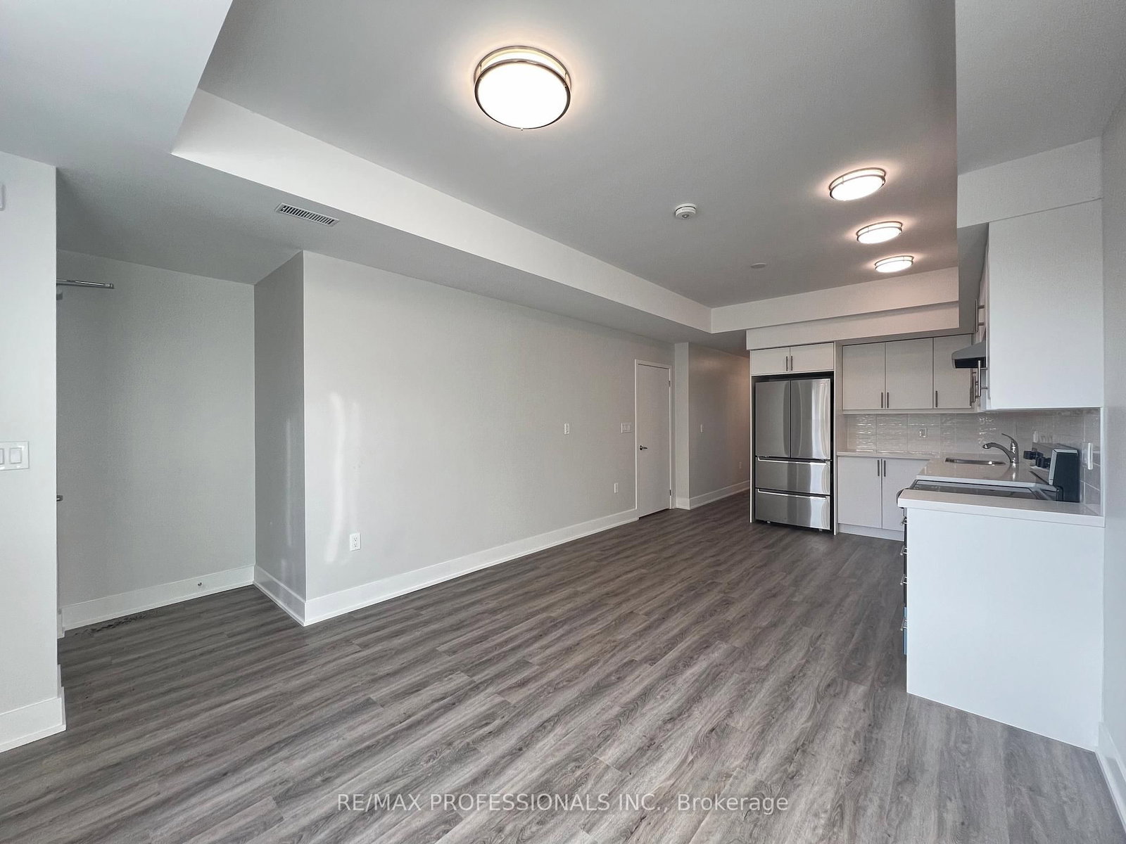 62 Dixfield Drive, Unit 106 - Photo 5