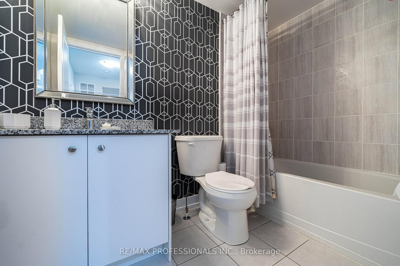 6 Drummond Street, Unit 320 - Photo 13