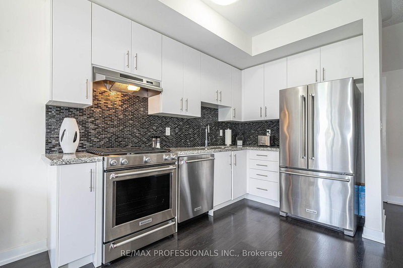 320 - 6 Drummond St, Toronto, M8V 1Y8 | Image 3