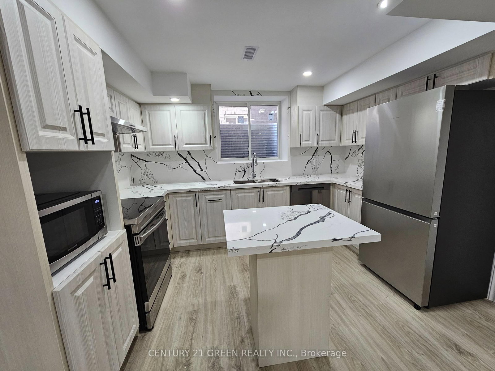 15172 Danby Road, Unit Bsmt - Photo 4