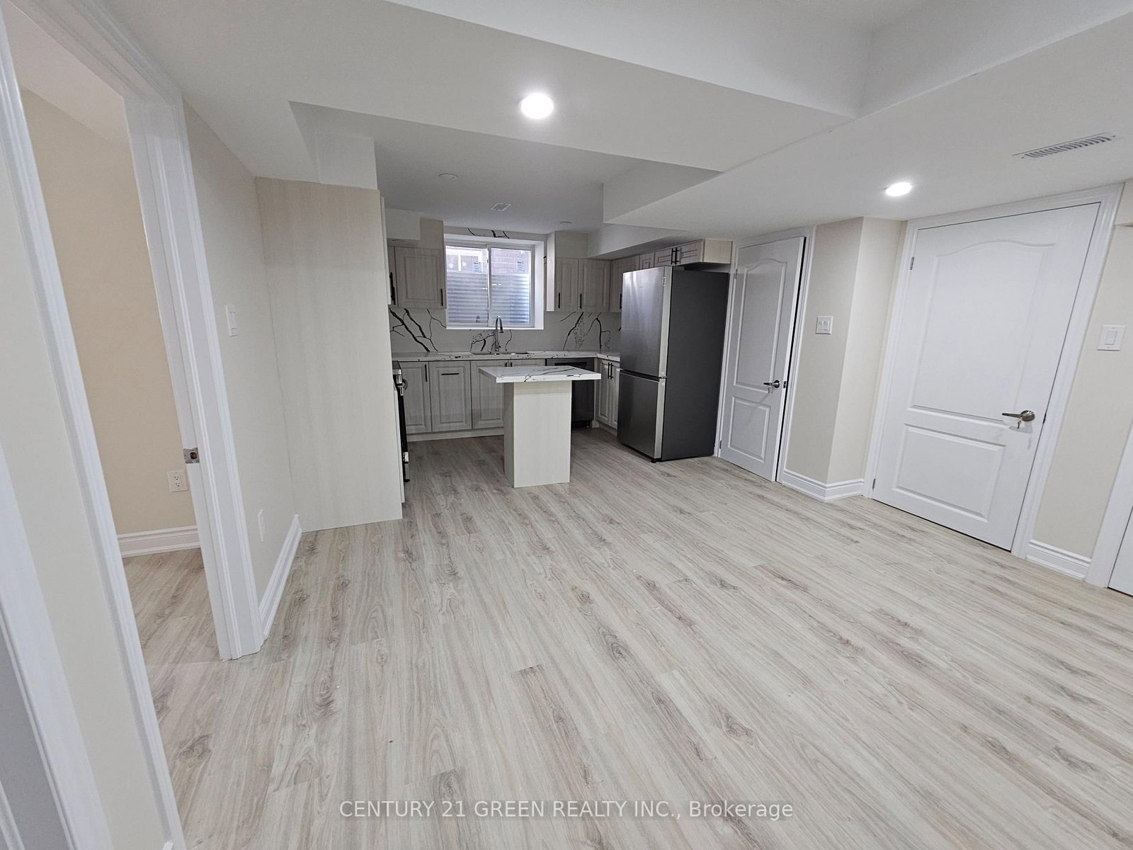 15172 Danby Road, Unit Bsmt - Photo 9