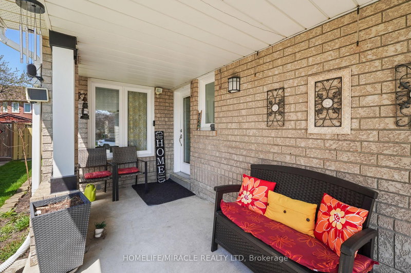 18 Prairie Rose Circ, Brampton, L6R 1R4 | Image 2