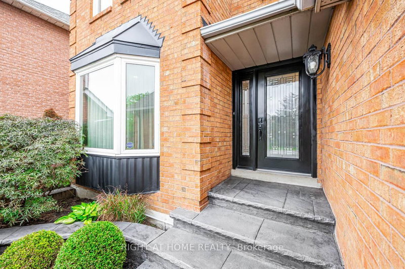 3655 Loyalist Dr, Mississauga, L5L 4T6 | Image 3