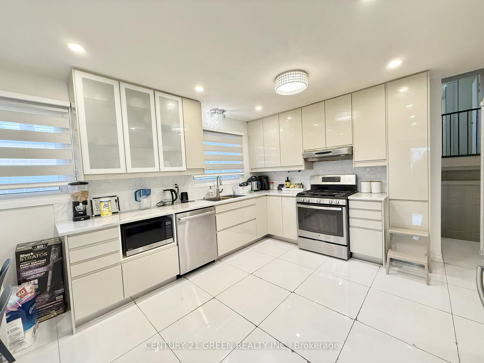 963 Lovingston Crescent, Unit Upper - Photo 12