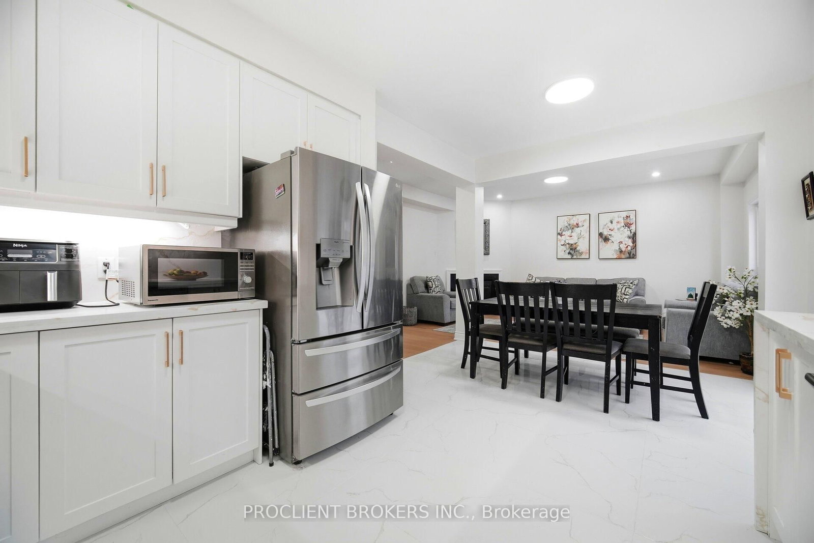 Detached House for sale at 459 Pettit Trail, Milton, Ontario, L9T 6N9 - Clarke - MLS: W13033642