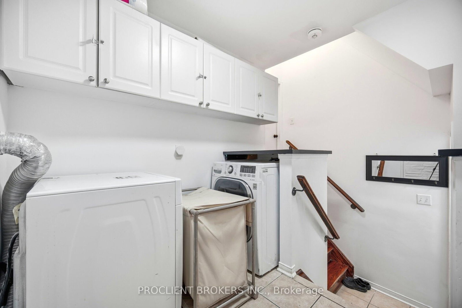 Detached House for sale at 459 Pettit Trail, Milton, Ontario, L9T 6N9 - Clarke - MLS: W13033642